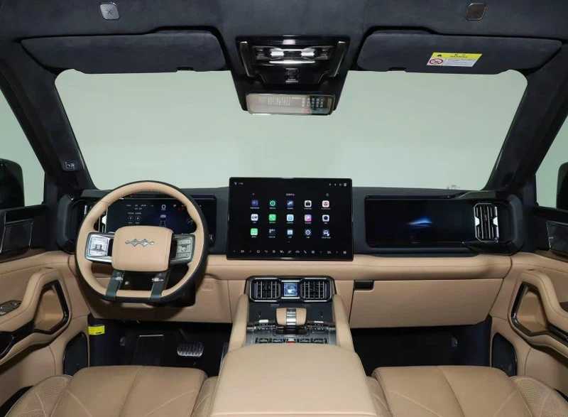 Leopard 8 interior 5 Leopard 8 interior 5